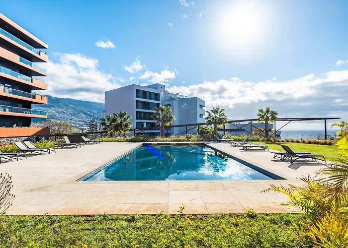 Bay View - By Wehost Funchal (Madeira)